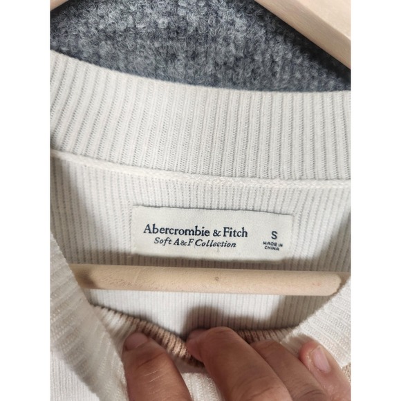 Abercrombie & Fitch Sweater Womens Small White Tan Stripe Knit Crewneck Pullover - Picture 2 of 10